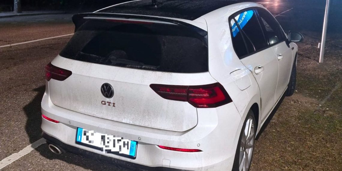 Kalvarijos pasieniečiai sulaikė prieš tris dienas, įtariama, Vokietijoje pavogtą „VW Golf“