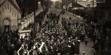 Vasario 16 d. skirtas paradas Vilkaviškyje - ties Vytauto g. sankryža