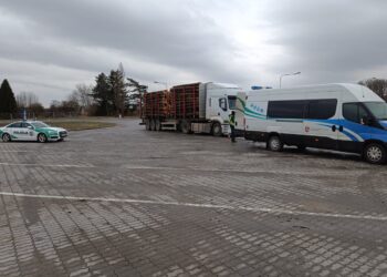 Policijos dėmesys - krovininių transporto priemonių ir autobusų vairuotojams