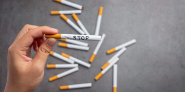 Pradeda veikti pagalbos linija norintiems mesti rūkyti – 1819