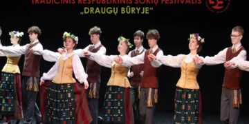Tradicinis respublikinis šokių festivalis „Draugų būryje”