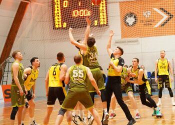 Aštuntfinalio serijos pradėti pergale „atakiečiams“ septyniolikos taškų persvaros neužteko