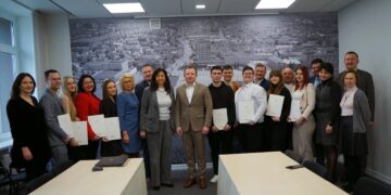 Įteiktos stipendijos kolegijos studentams ir profesinio rengimo centro moksleiviams