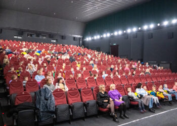 Jaunieji marijampoliečiai Žemės dieną paminėjo „Spindulio“ kino teatre