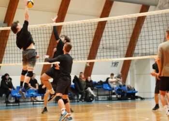 Kazlų Rūdos savivaldybės atvirų tinklinio pirmenybių starte - „Vilkaviškio TK“ komandos absoliučios pergalės