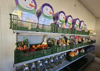 Šakiuose oficialiai atidaryta „Maisto banko“ atiduotuvė