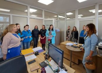 Sangrūdos pagrindinės mokyklos auklėtiniai apsilankė Kalvarijos savivaldybėje Pasaulinės autizmo supratimo dienos proga