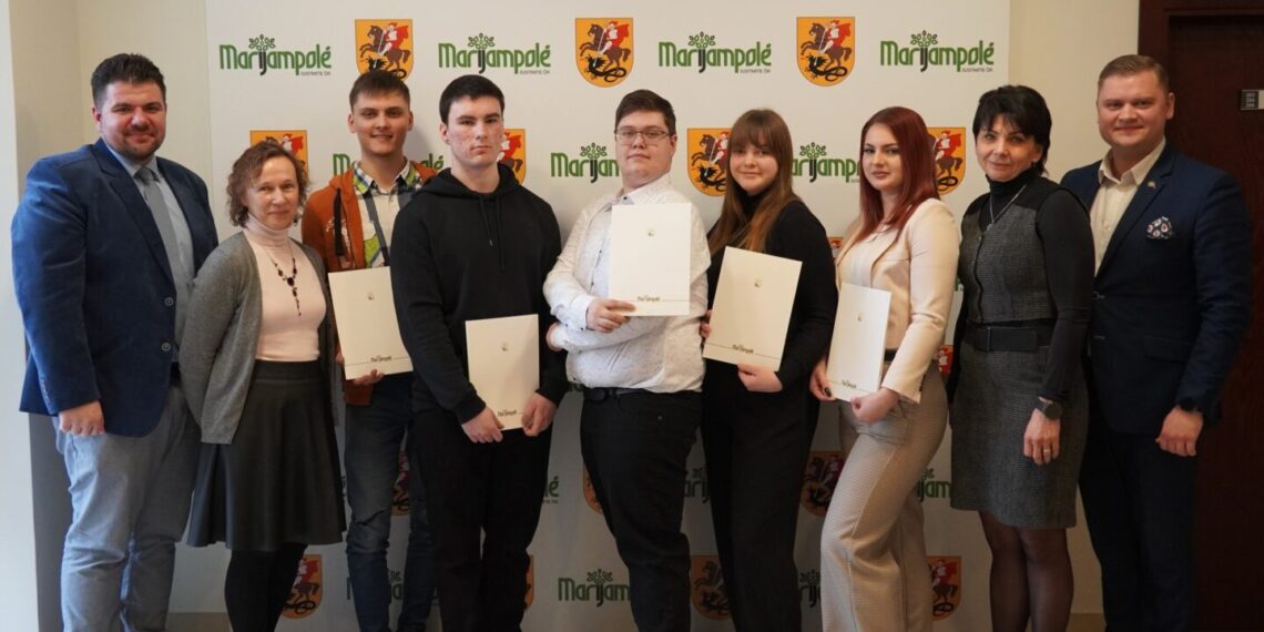 Stipendijomis apdovanoti geriausi Marijampolės PRC mokiniai