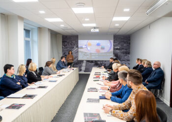 Švietimo įstaigų vadovų pasitarime aptarti aktualūs klausimai