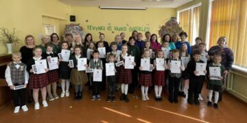 Vilkaviškio pradinėje mokykloje vyko minėjimas „Tėvynei iš vaiko širdelės“