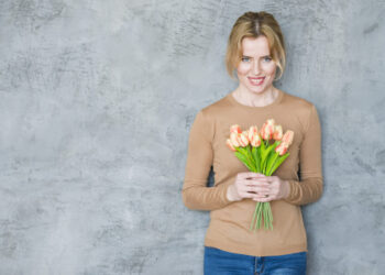 Moters dieną įprasta dovanoti tulpes