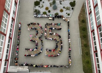 „Ryto“ pagrindinė mokykla padovanojo išradingą dovaną Marijampolei