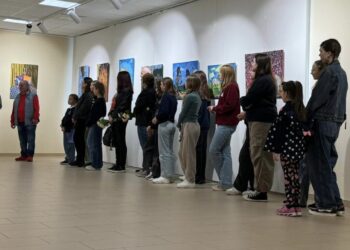 Šakių kultūros centre vyko parodos „SAKMĖ APIE ŽIRGĄ“ atidarymas