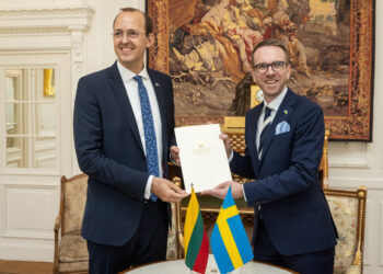 Memorandumą pasirašė Lietuvos susisiekimo ministras Marius Skuodis ir Švedijos infrastruktūros ministras Andreas Carlson