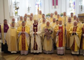 Jubiliejaus proga pasveikintas prelatas Vytautas Gustaitis