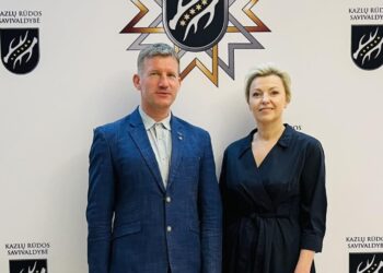 Darbą pradeda Kazlų Rūdos Kazio Griniaus gimnazijos direktorė