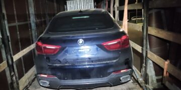 Kalvarijos pasieniečiai sulaikė du apynaujus BMW visureigius, ieškomus Danijoje