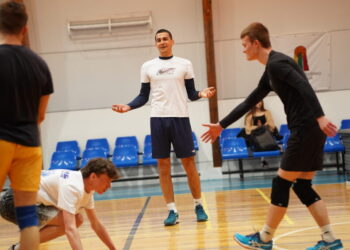 Kazlų Rūdos atvirose 4×4 tinklinio pirmenybėse į lyderius šoktelėjo Vilkaviškio ekipa