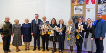 Nacionalinė Lietuvos bibliotekų savaitė pradėta sveikinimais ir apdovanojimais
