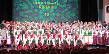 Šakiuose vyko tarptautinis liaudiškų šokių grupių festivalis