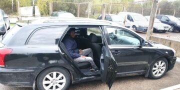 Veždamas du įtartinus užsieniečius į Lenkiją, pavežėjas stabtelėjo prie kelyje patruliavusių pasieniečių