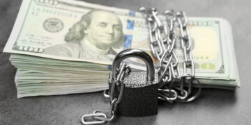 Siūloma įšaldyti Rusijos turtą