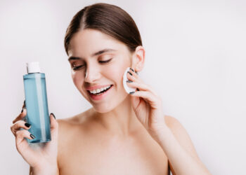 Veido valymas miceliniu vandeniu