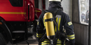 Gaisrininkai skuba į iškvietimą