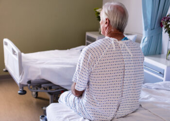 Senjoras ligoninėje