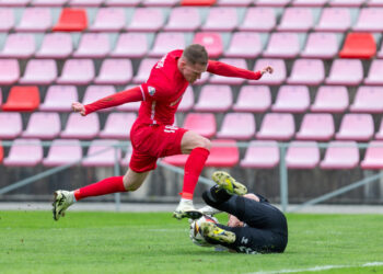 „Sūduva“ suklupo namuose