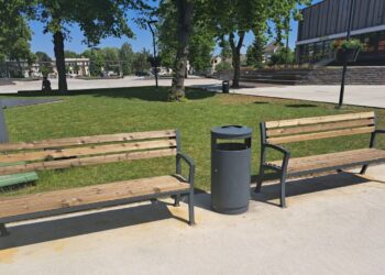 Kalvarijos centre - atnaujinti suoleliai