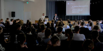 Propagandos technikos ir melagingos naujienos – kaip neužkibti ant jų kabliuko?