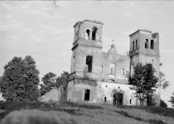 Bartninkų bažnyčios griuvėsiai 1944 m.