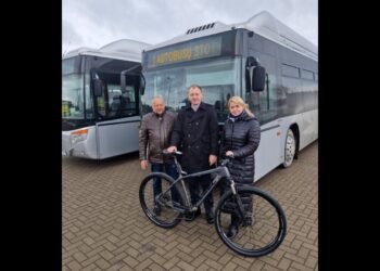 Dviračių vežimas autobusų salonuose arba bagažo skyriuose jo netvirtinant - neįmanomas