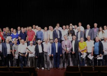 Bendra renginio dalyvių ir apdovanotųjų nuotrauka