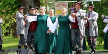 Igliaukos liaudiškų šokių kolektyvas „Tryptukas“ šventė 50-ąjį jubiliejų