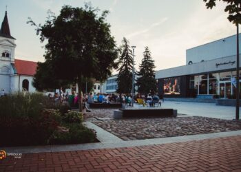 Lauko kino seansai grįžtą į „Spindulio“ kino teatro LED ekraną