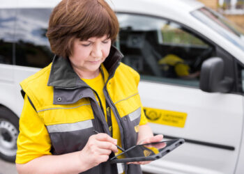 Mobilieji laiškininkai pašto paslaugas užtikrina atokiausiose Lietuvos vietose: per mėnesį paslaugų suteikia milijoną kartų