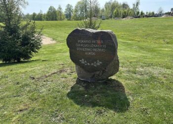 Paminklinis akmuo sugrįžo į savo vietą