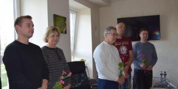 Profesinės dienos proga sveikino darbuotojus darbui su jaunimu