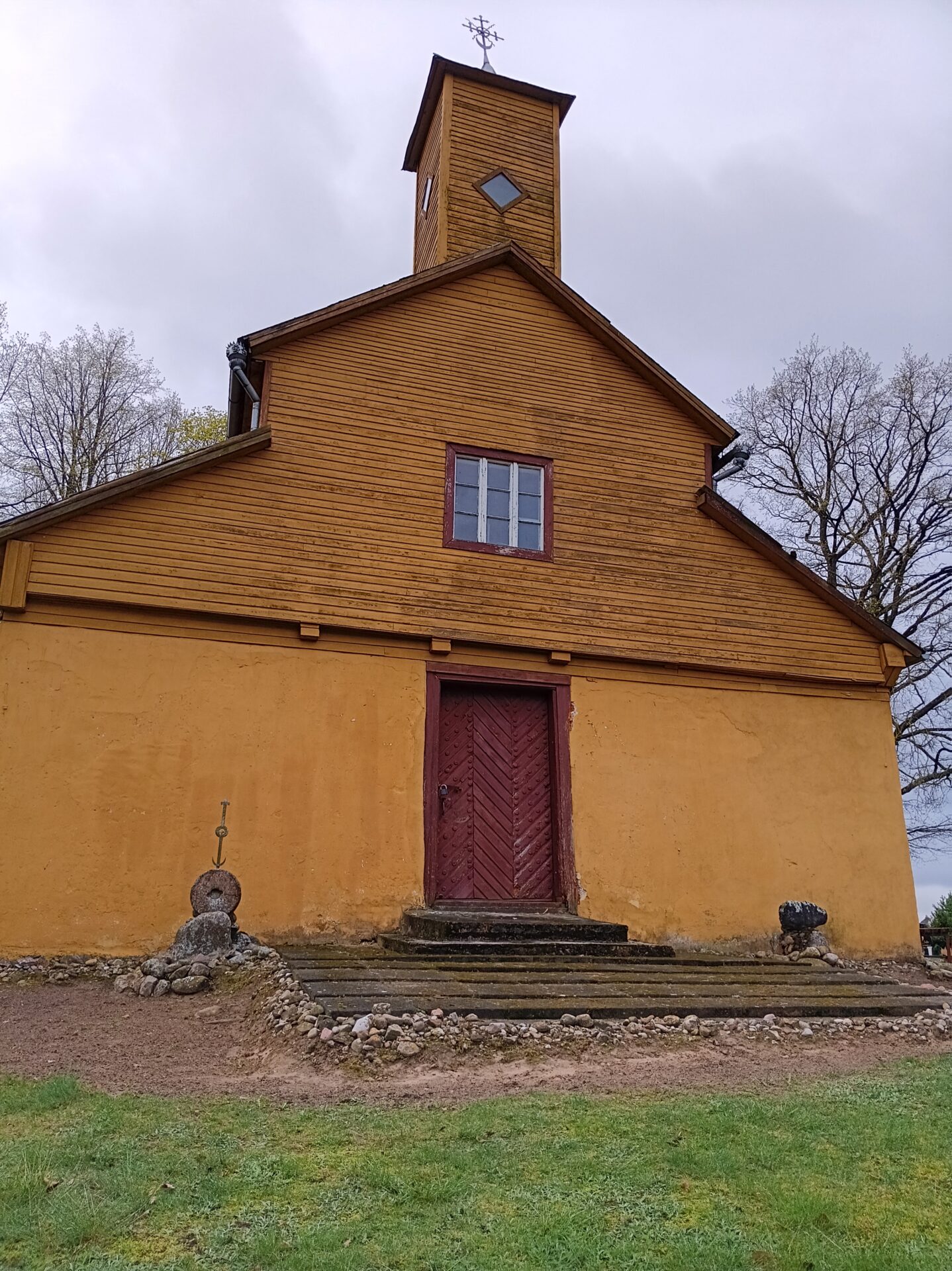 Slabadų kapinėse - koplyčia