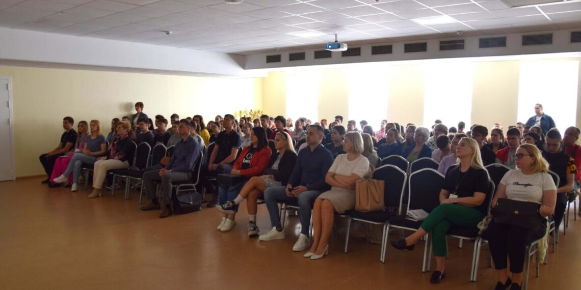 Vilkaviškio atvirame jaunimo centre vyko pažintinis renginys „Tiltas į darbo rinką“