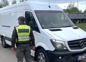 Šilutiškiai gabeno dviejų prieš keletą dienų anapus Lamanšo pavogtų automobilių variklius