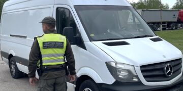 Šilutiškiai gabeno dviejų prieš keletą dienų anapus Lamanšo pavogtų automobilių variklius