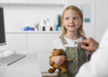 Vaikas gydytojo kabinete