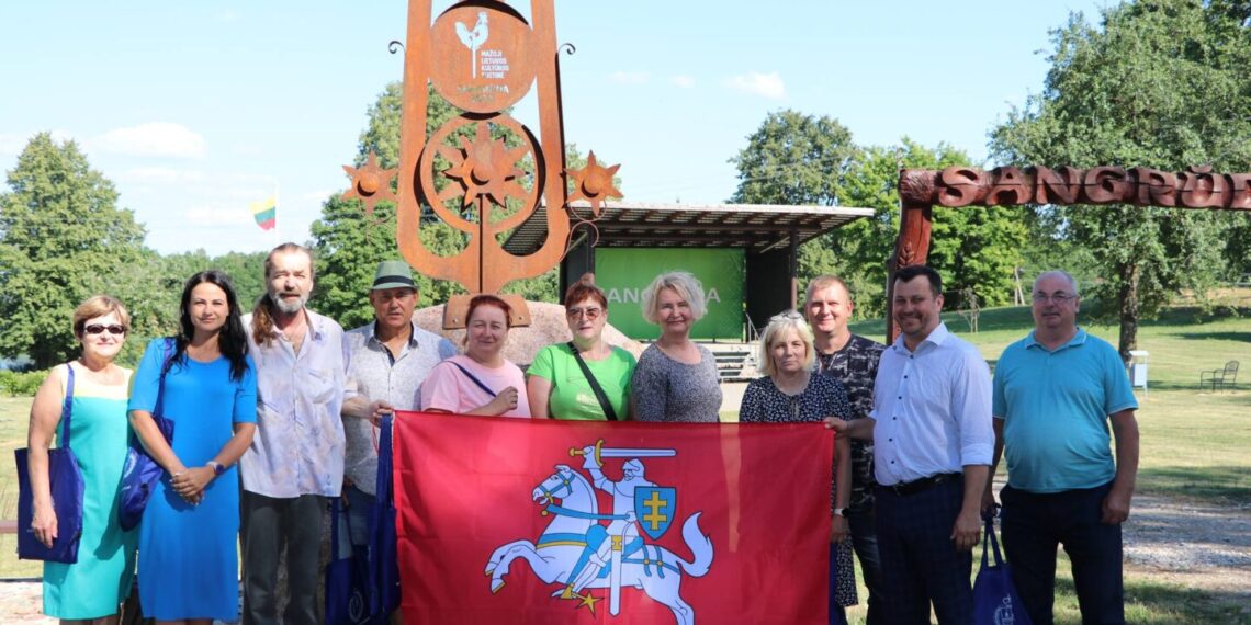 Pasveikinti Vyčio vėliavų konkurso laimėtojai