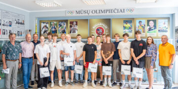 Apdovanoti Lietuvos mokyklų žaidynių nugalėtojai / Marijampolės savivaldybės administracijos nuotr.