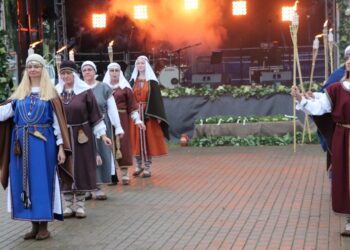 Joninių metu Kalvarijoje į Dainų šventę išlydėti krašto kolektyvai