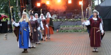 Joninių metu Kalvarijoje į Dainų šventę išlydėti krašto kolektyvai