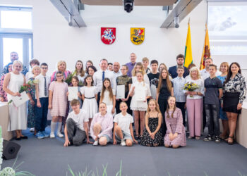 Gabiems mokiniams ir meno kūrėjams įteiktos premijos